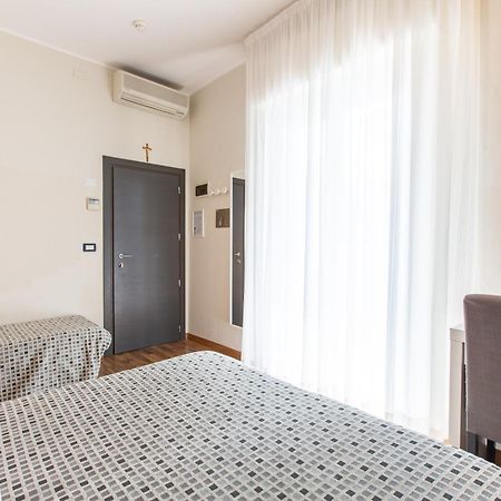 רימיני Hotel Gardenia מראה חיצוני תמונה