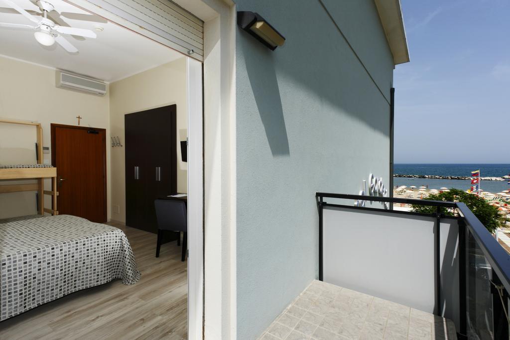 רימיני Hotel Gardenia מראה חיצוני תמונה