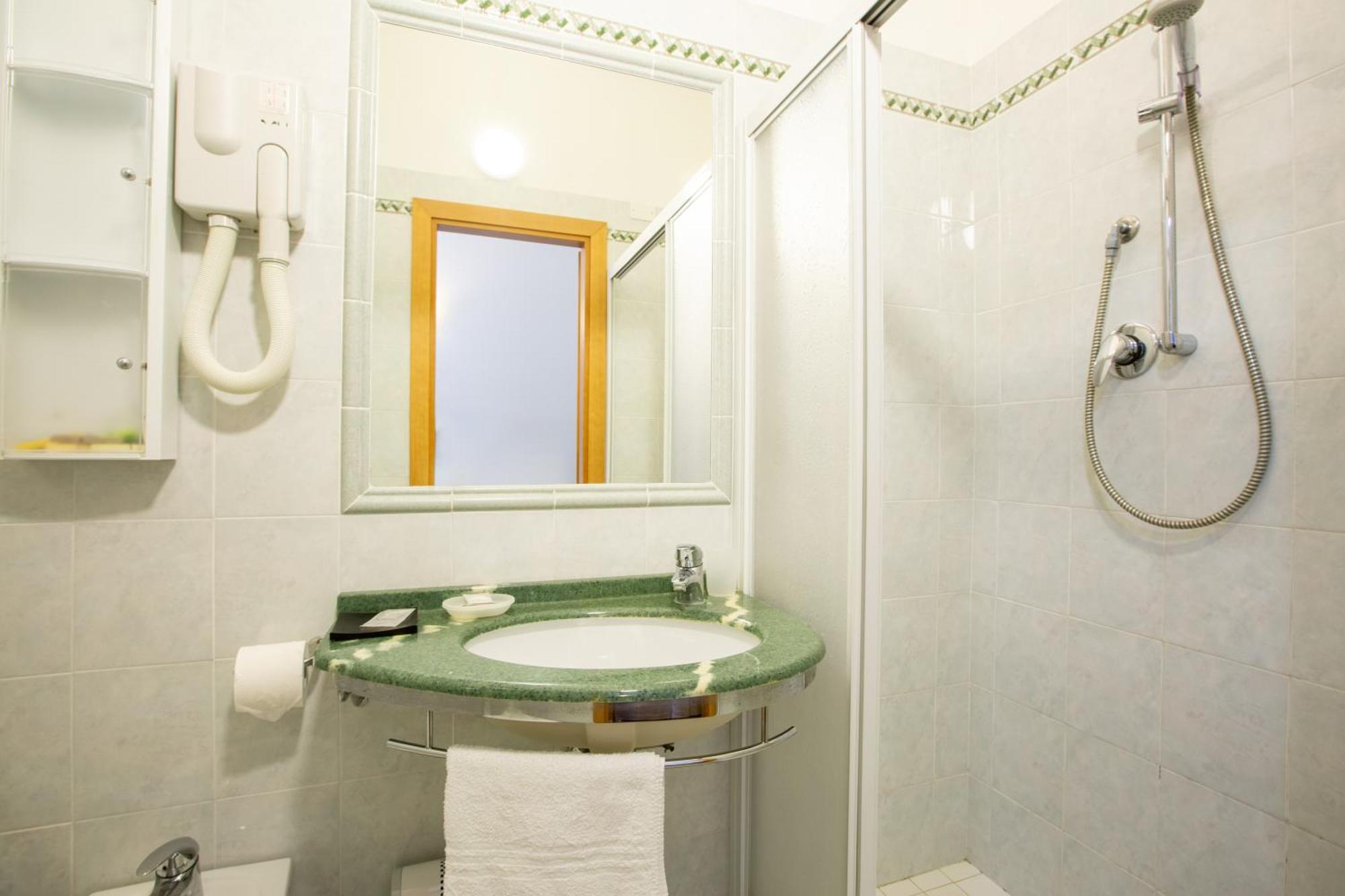 רימיני Hotel Gardenia מראה חיצוני תמונה