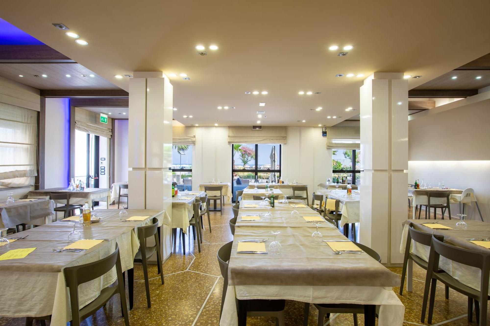 רימיני Hotel Gardenia מראה חיצוני תמונה