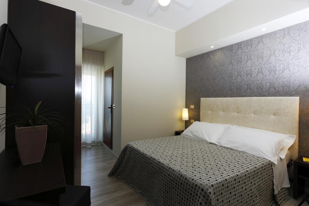 רימיני Hotel Gardenia מראה חיצוני תמונה