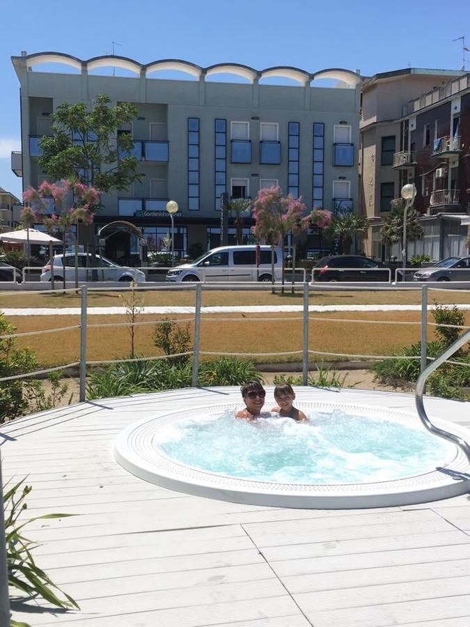 רימיני Hotel Gardenia מראה חיצוני תמונה